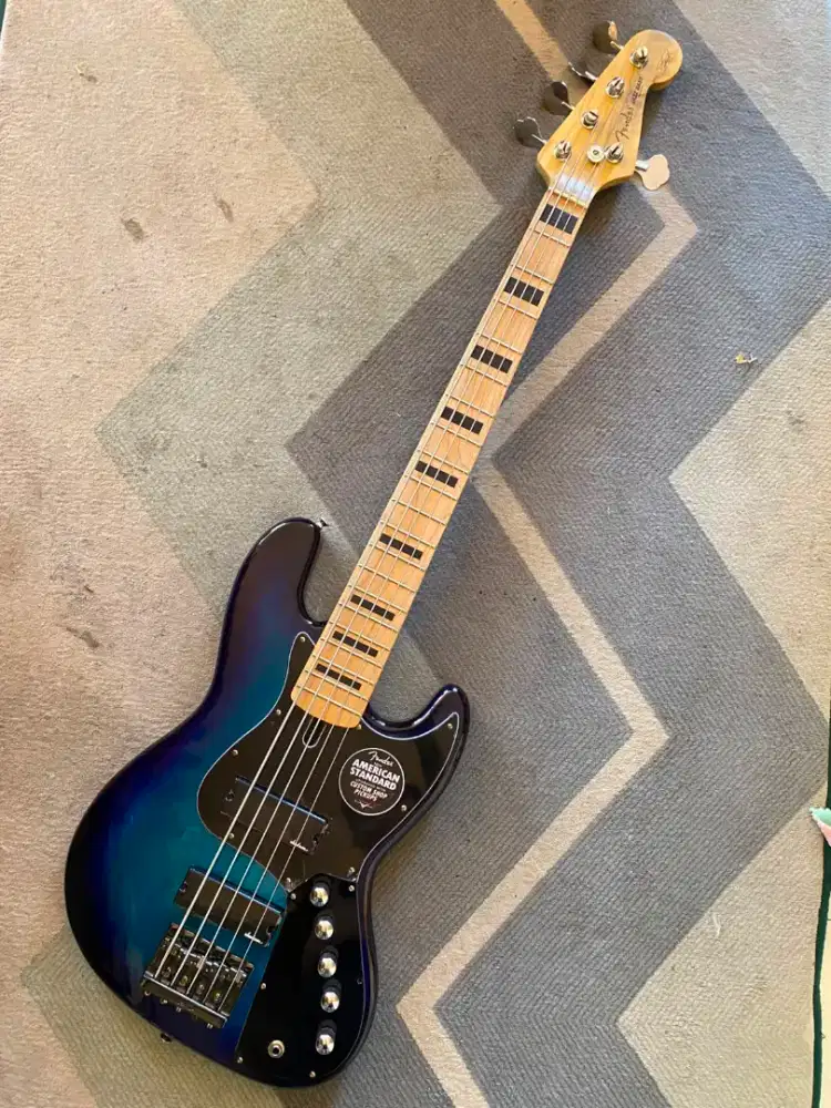 Bass fender 5string replika aktif