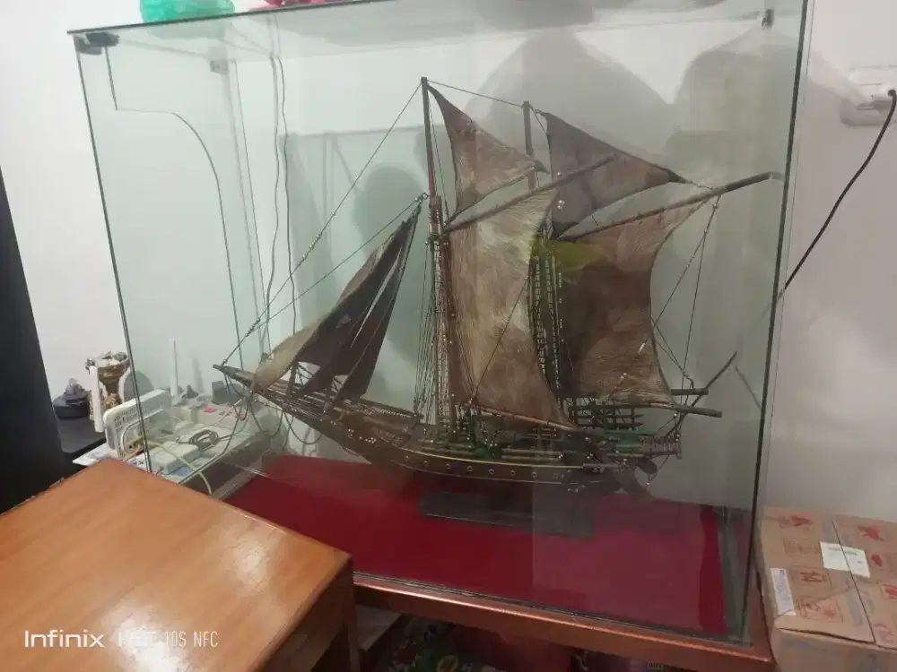 Miniatur Kapal Pinisi