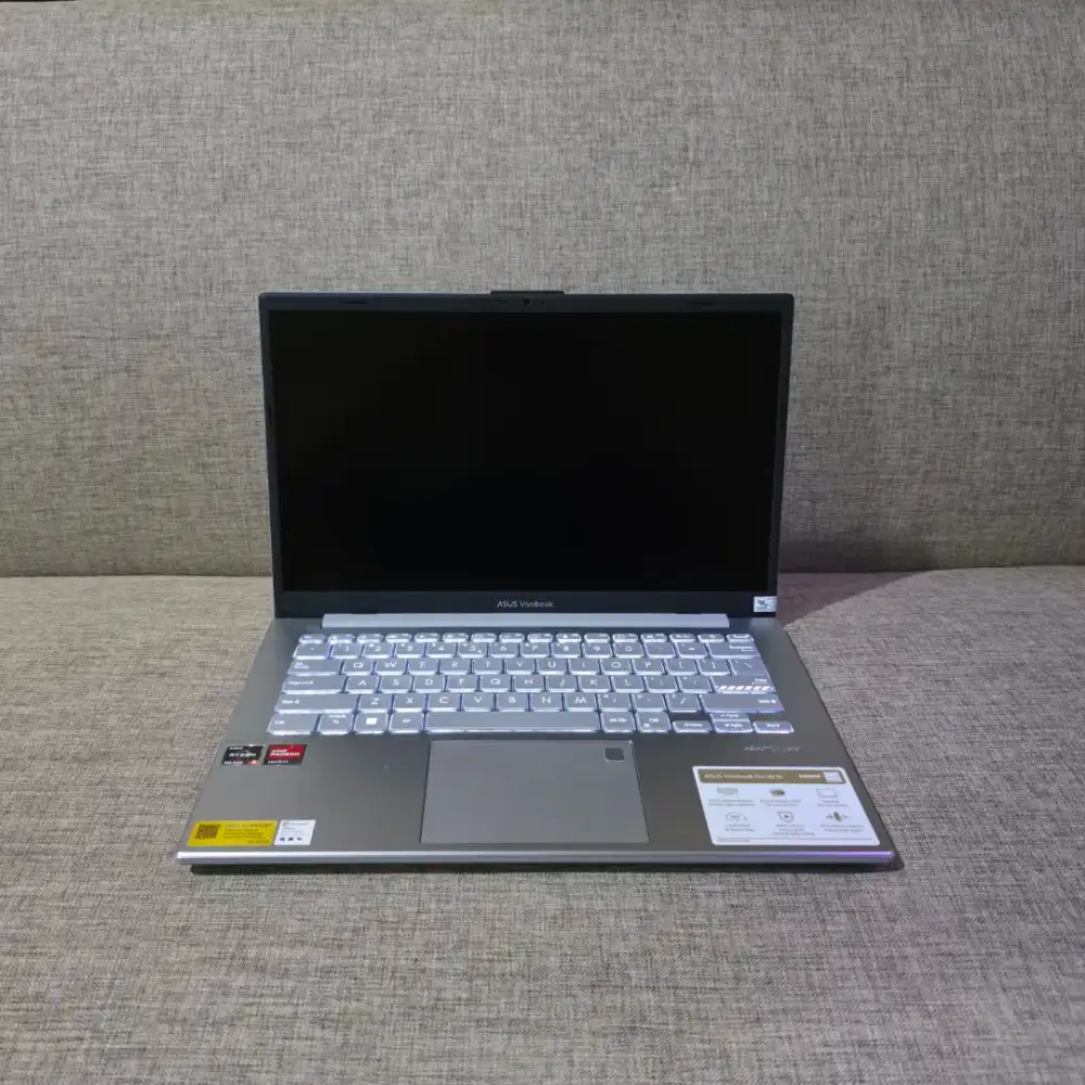 Asus Vivibook
Go Ryzen 3-7320U RAM 8/256GB FHD Keyboard Backlit