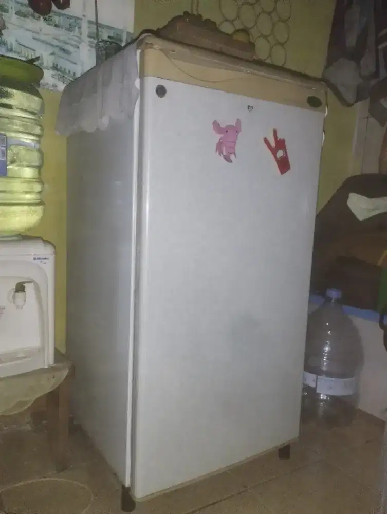 Dijual cepat kulkas Sanyo 1 pintu