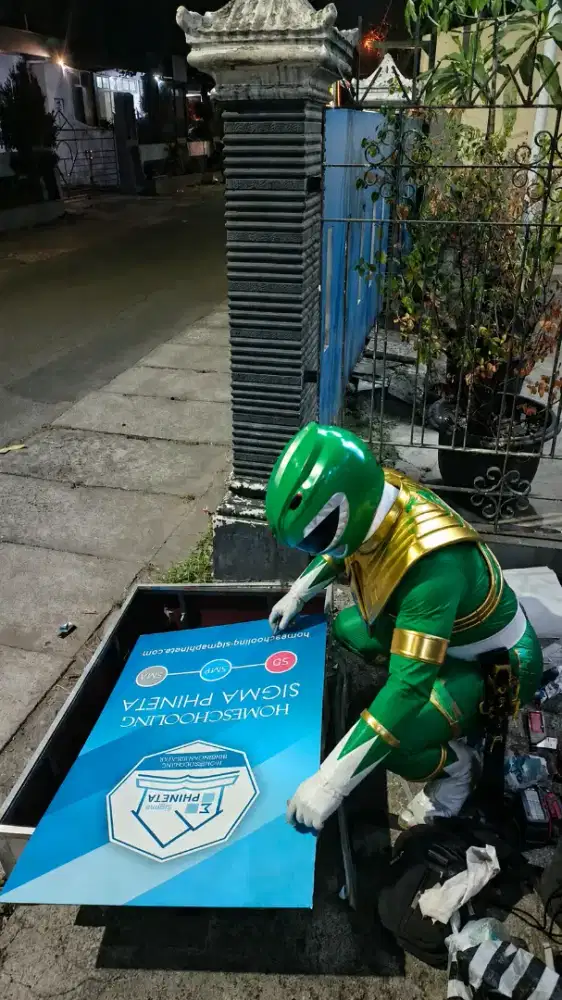 Servis Papannama neonbox reklame sticker kaca film kantor cafe & rumah