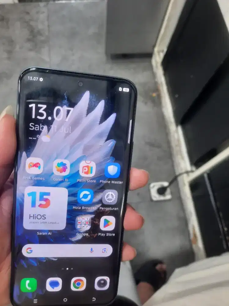 Spark 40 Pro Plus 8/256 second resmi