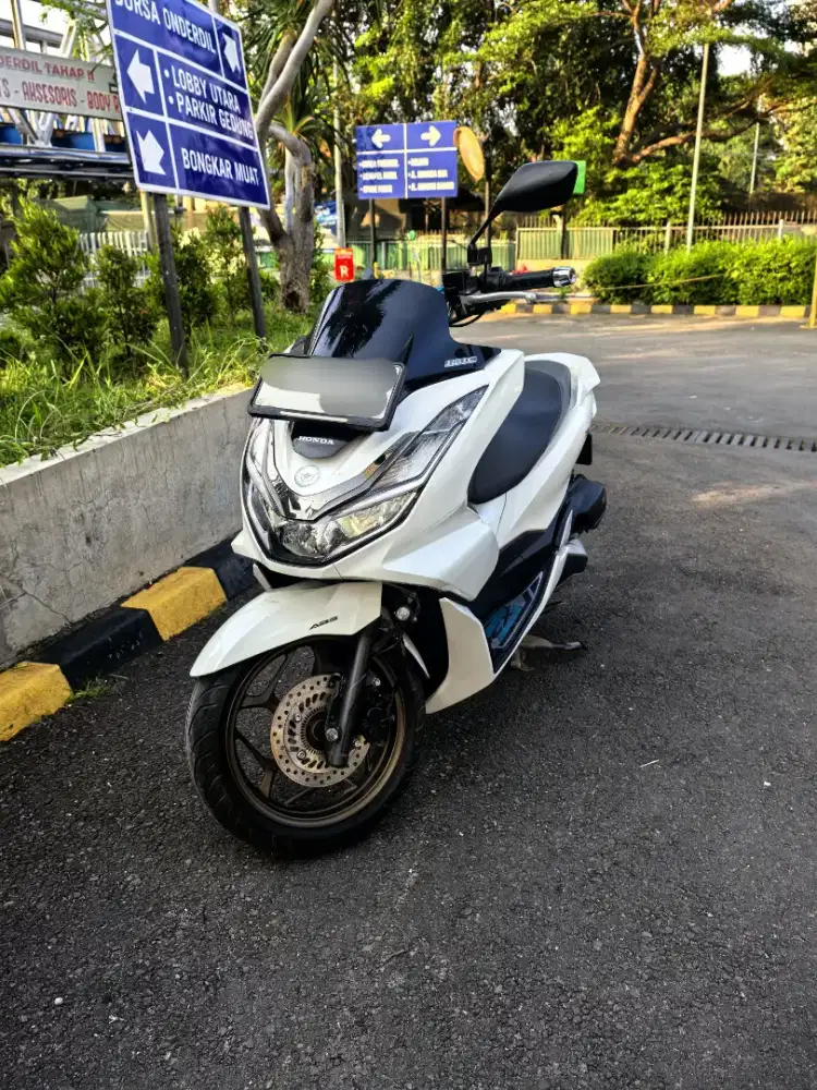 JUAL CEPAT! HONDA PCX ABS 160 2023 KM 13RB