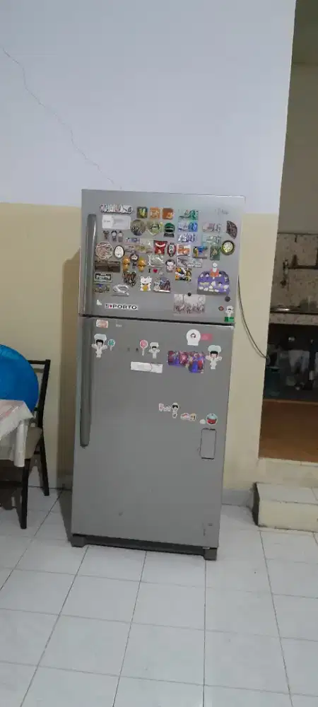 Kulkas 2 pintu merk LG
