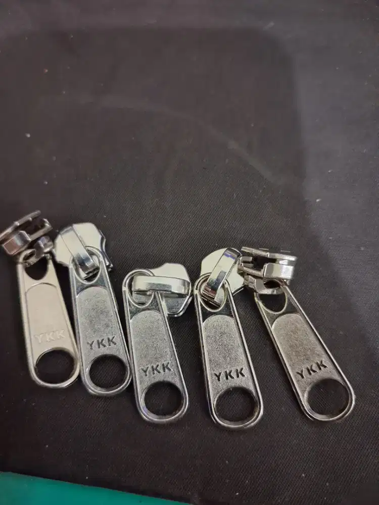 5 kepala resleting silver
Untuk Badan besi no 5
Limited edition
Bara