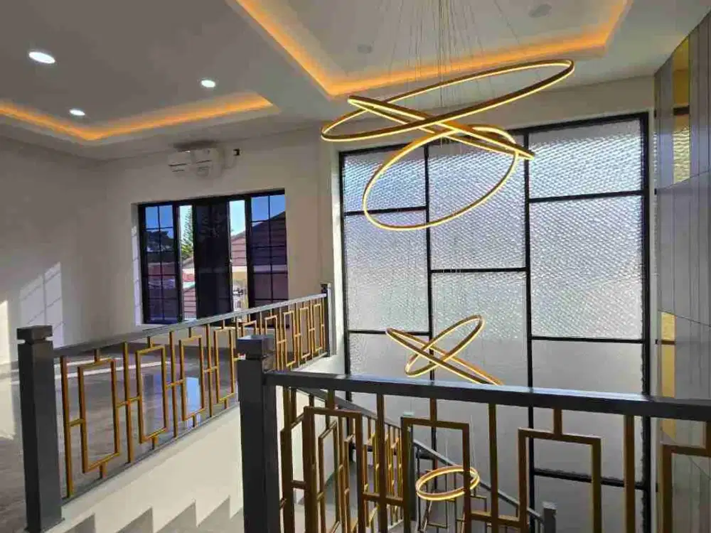 Rumah Modern Minimalis 2 Lantai di Boulevard Graha Padma Semarang