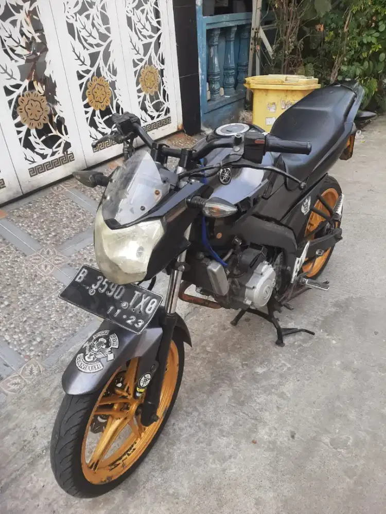 Yamaha Vixion KS 2013 ss lengkap mesin bagus stater tokcer plat B DKI