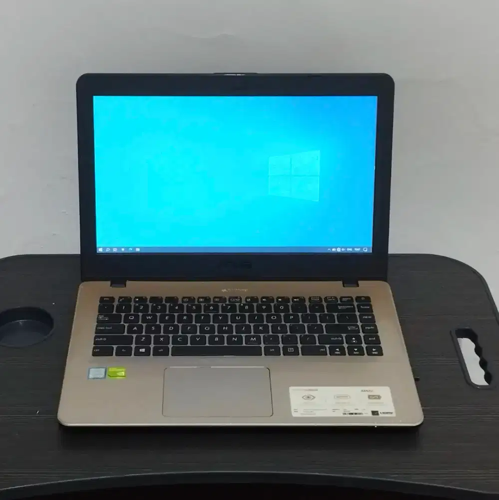 Laptop Asus Vivobook A442U