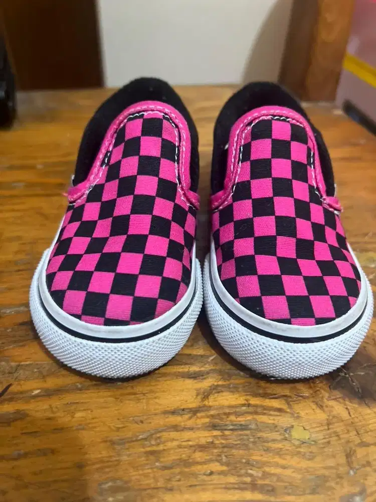 Sepatu second bayi perempuan vans original