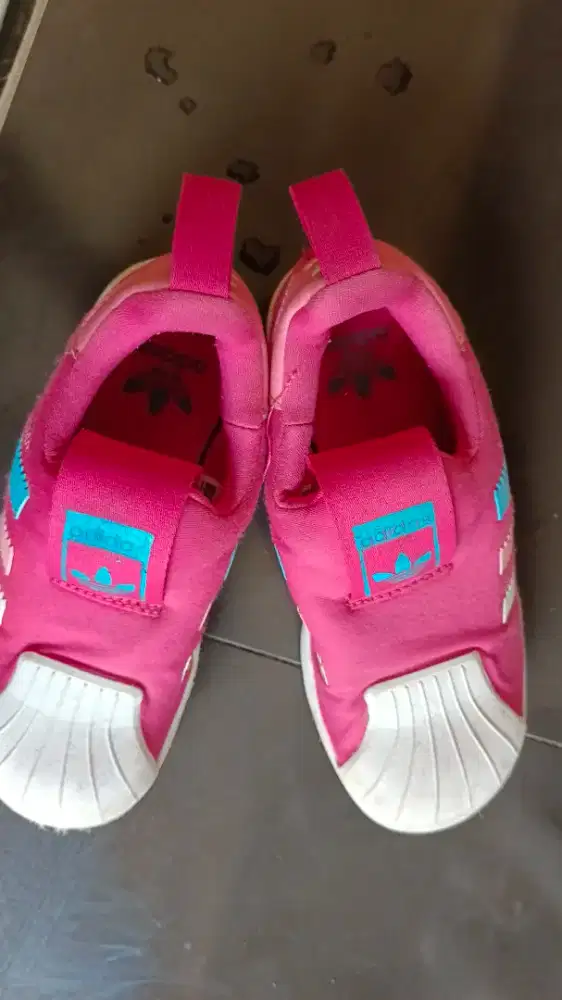 Jual sepatu anak Adidas size 29