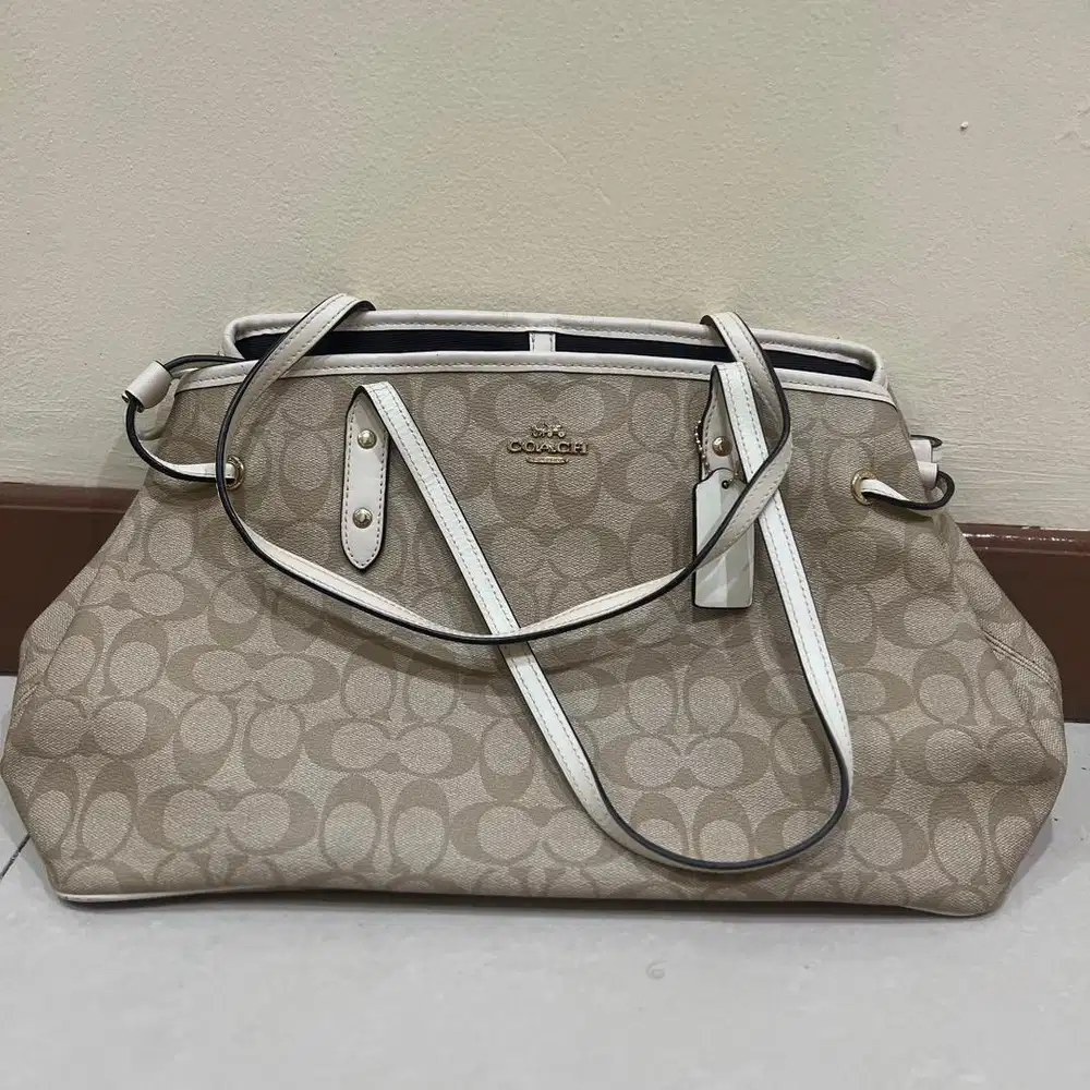 Tas second coach original