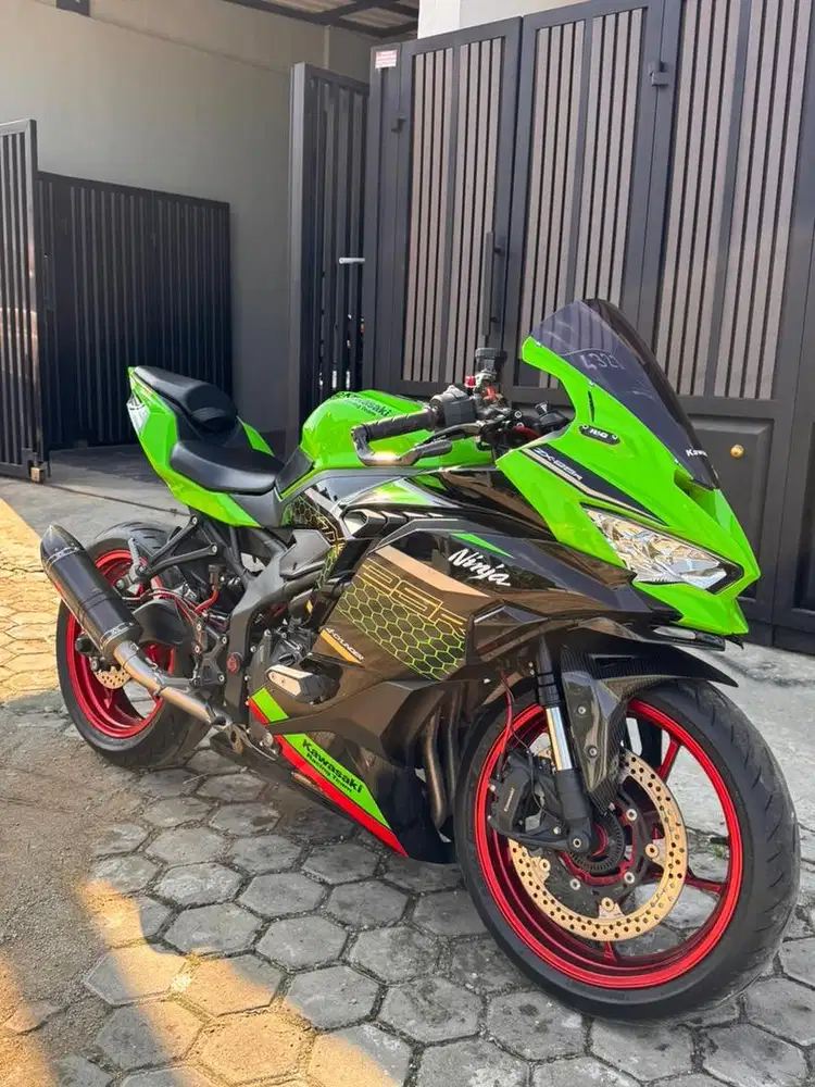 Dijual Kawasaki Ninja ZX25R 2021 ABS QS Hijau Favorit