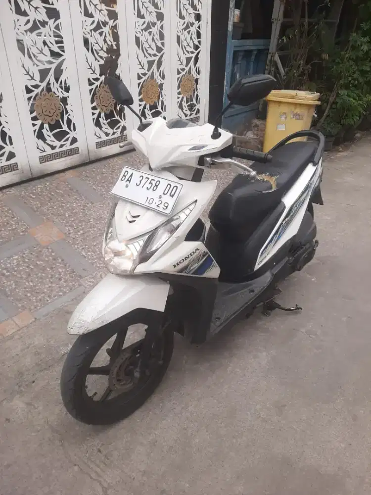 Honda Beat Fi 2014 ss lengkap mesin bagus pajak hidup plat BA Padang