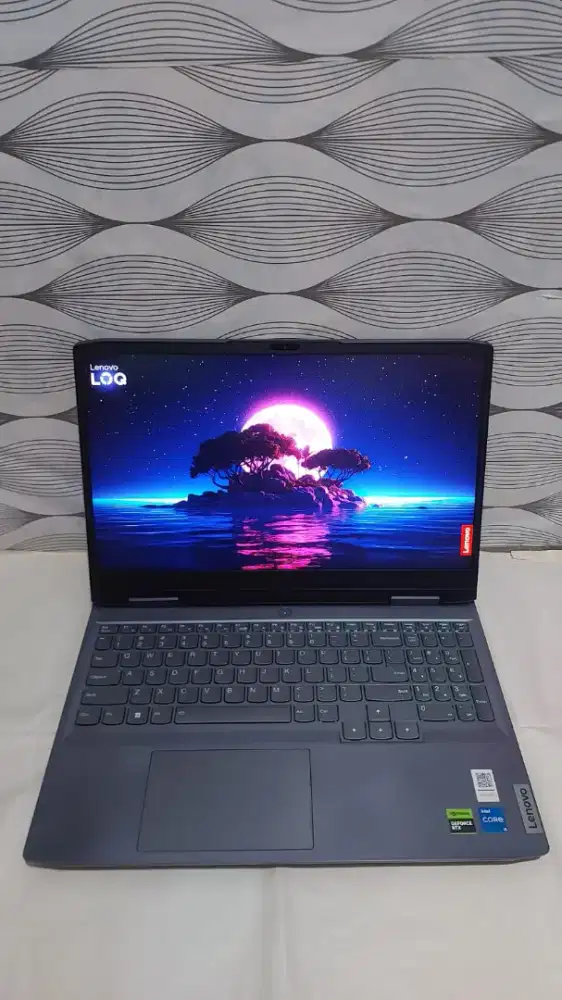 Lenovo Loq i5-13420H RTX 4050 6GB 
RAM 16GB 
SSD 512GB