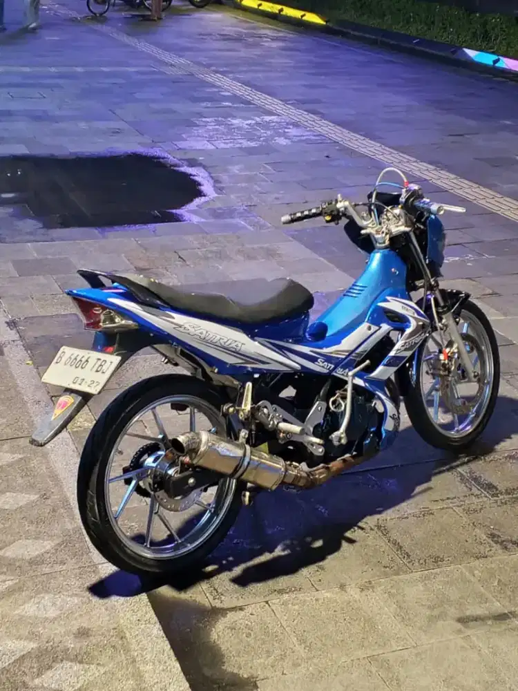 Satri Fu plat cantik