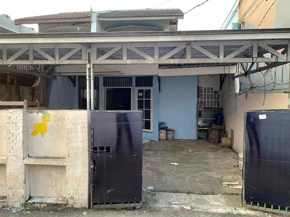 Dijual cepat rumah tua di kemanggisan Jakarta Barat