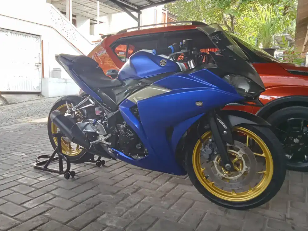Yamaha R25 mulus