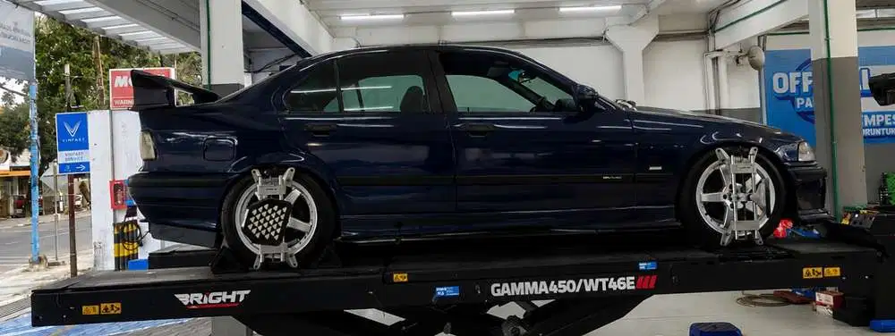 BMW 320i 1995 Bensin