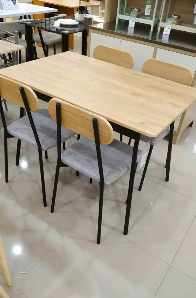Dijual meja makan minimalis