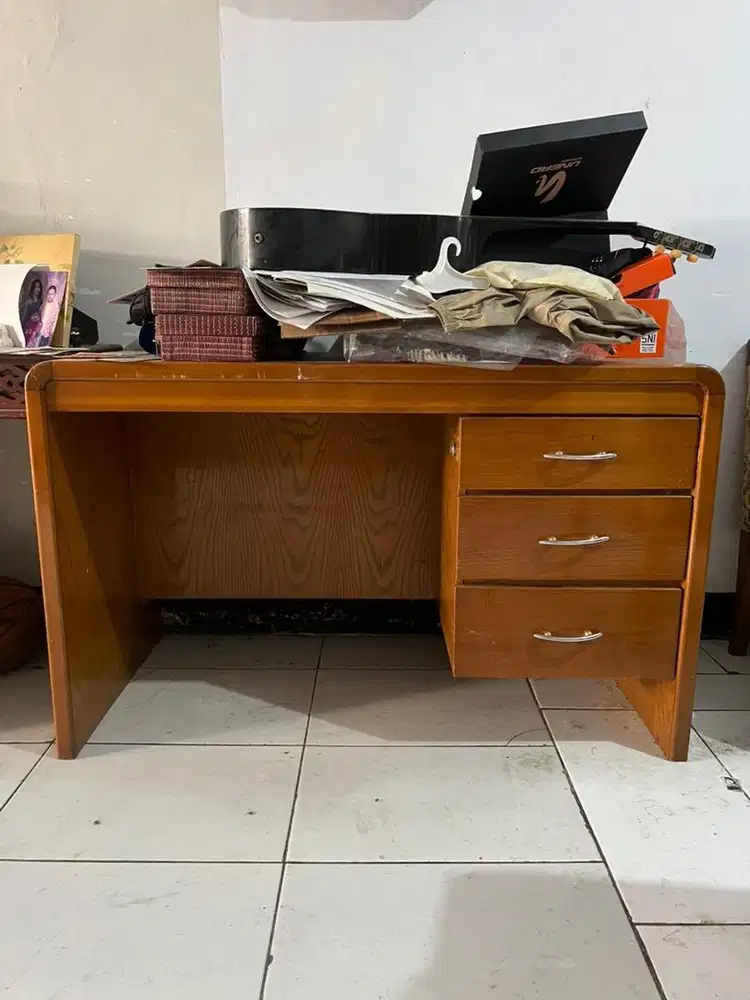 Meja Kerja  Minimalis – Kokoh & Siap Pakai