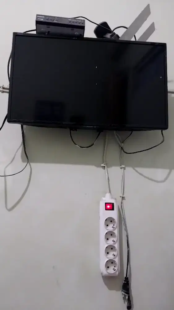 TV SHARP 24 INCH +STB