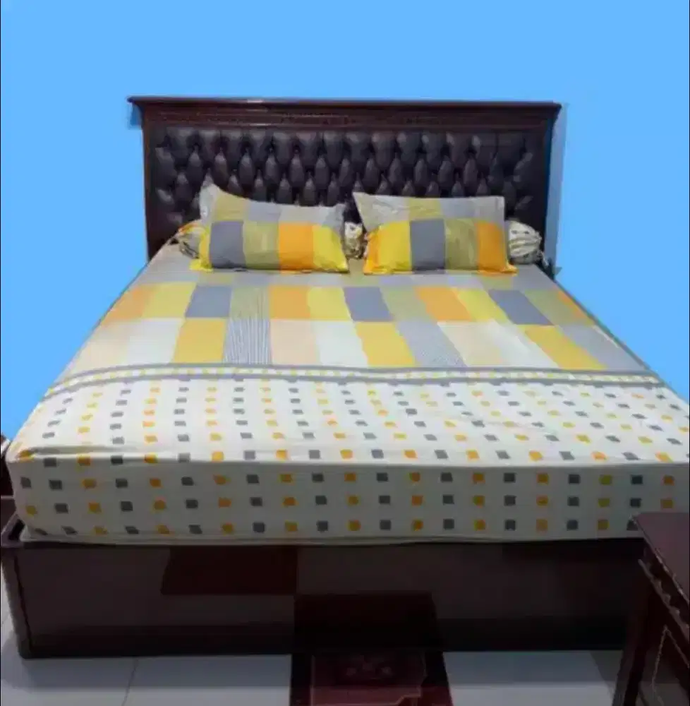 Tempat tidur mewah
