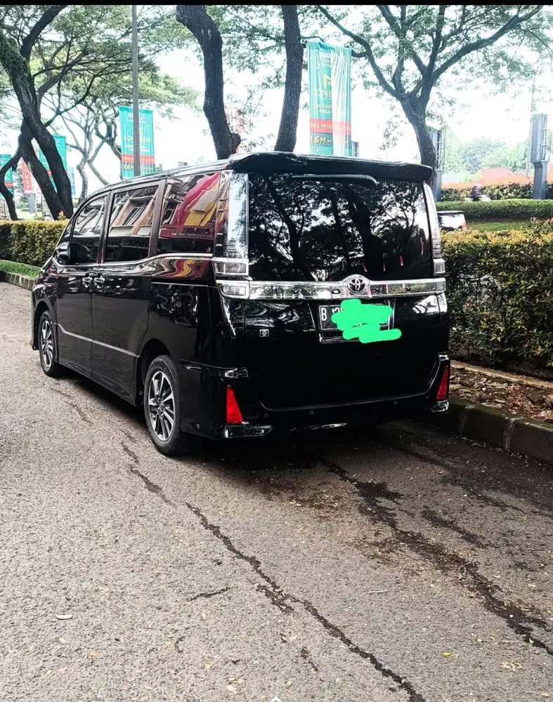Toyota Voxy 2021 Bensin