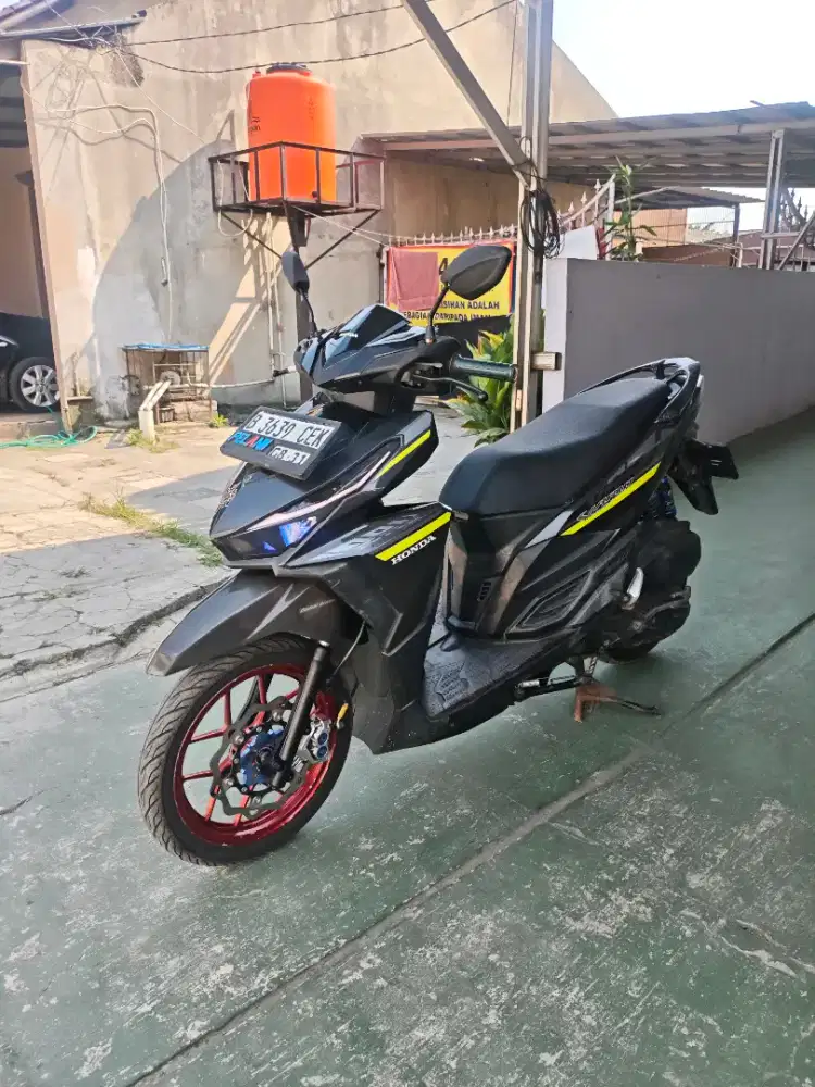 •Sale Vario led old 125cc 2016 Surat Komplit
