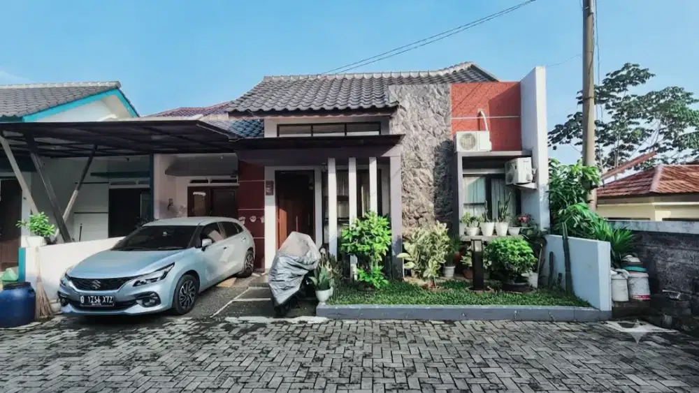 DIJUAL RUMAH SIAP HUNI DEKAT STASIUN DAN SEKOLAH