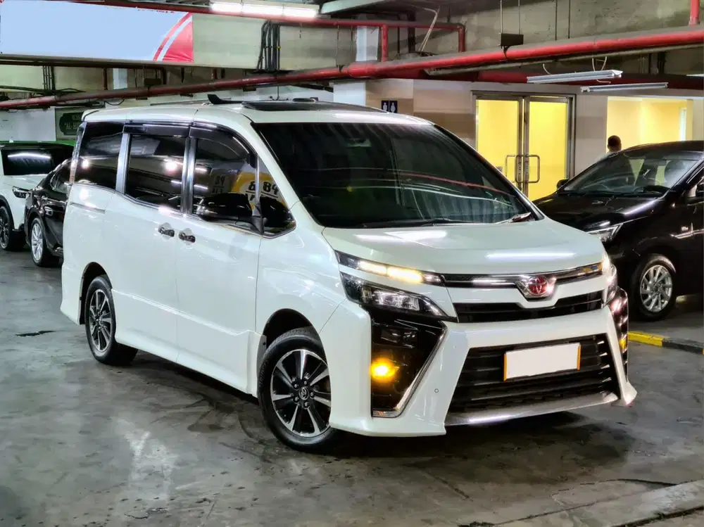 TOYOTA VOXY 2.0 2017