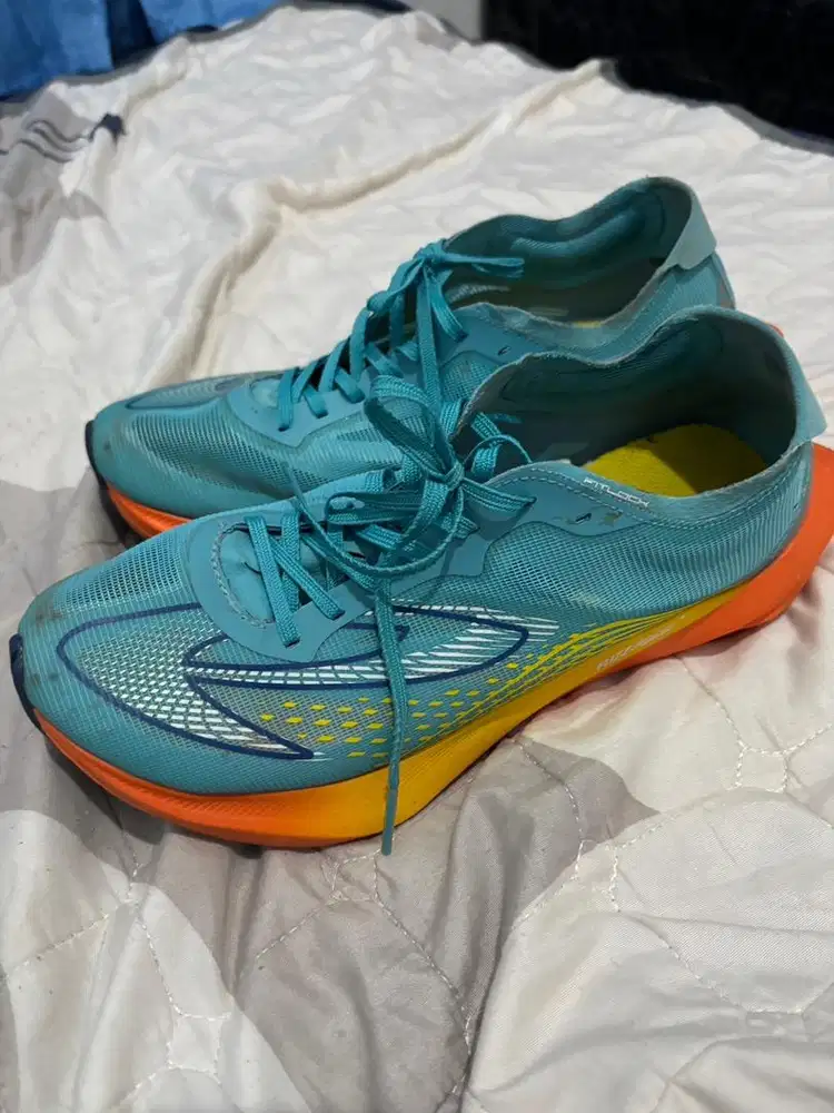 sepatu nineten haze