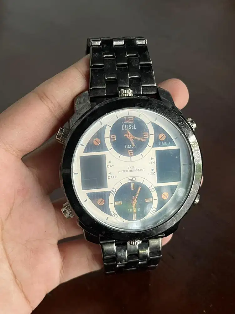 DIJUAL JAM TANGAN COWO DISELL BIDANG BESAR