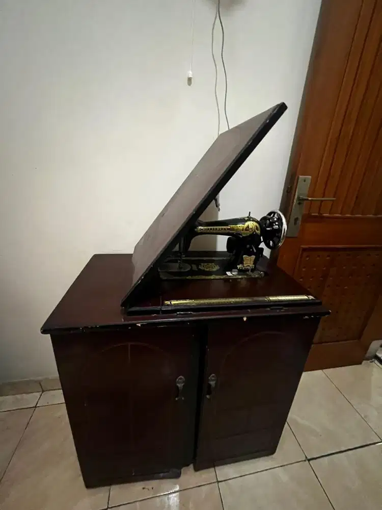 Mesin Jahit Butterfly + Meja + Dinamo