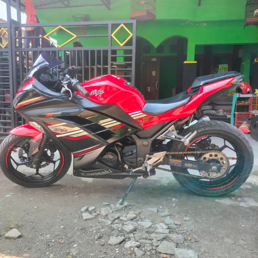 Kawasaki ninja fi 250 ABS tahun 2017