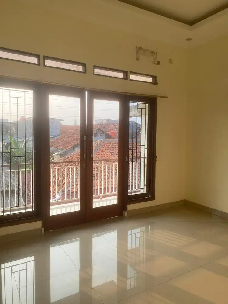 Disewakan rumah lokasi strategis bonus kamar kosan