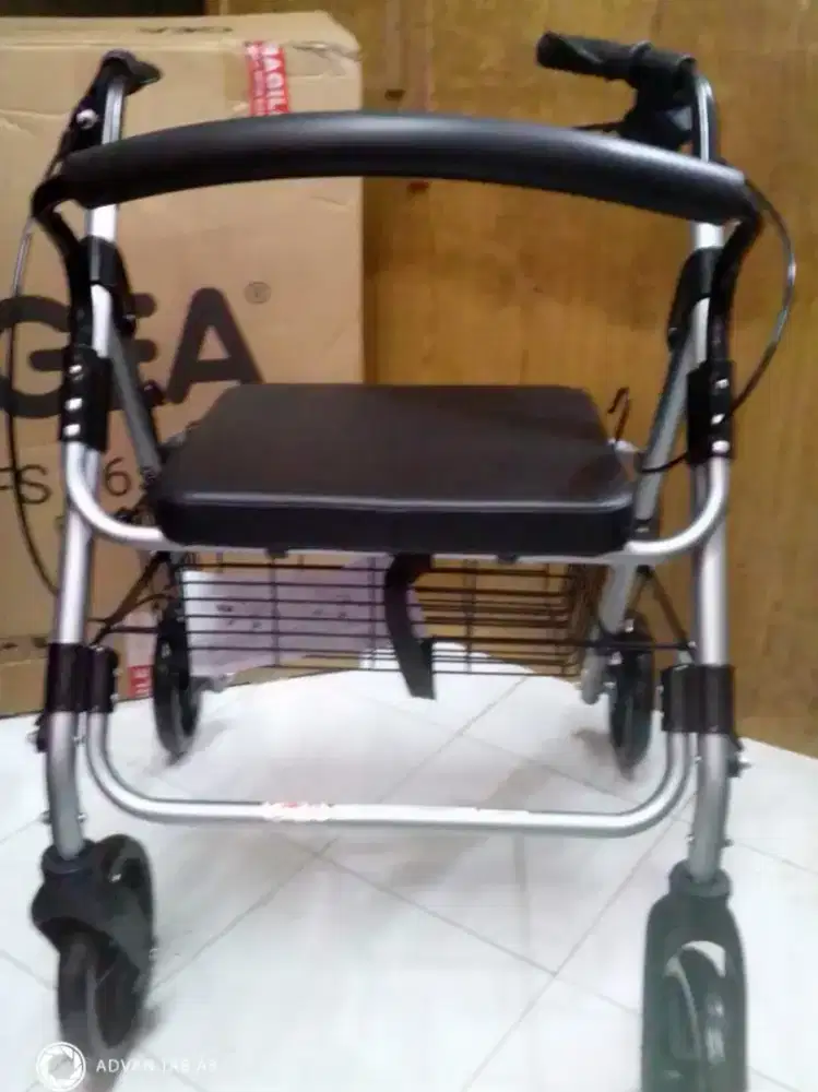 Tongkat Roda Jalan