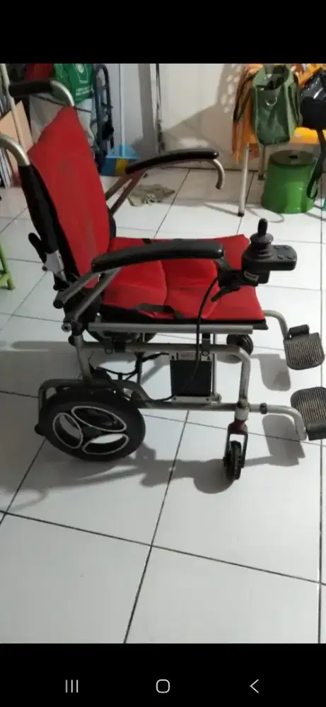 Careindo Wheelchair. Kursi roda listrik. Elektrik. Fungsi normal. Merk