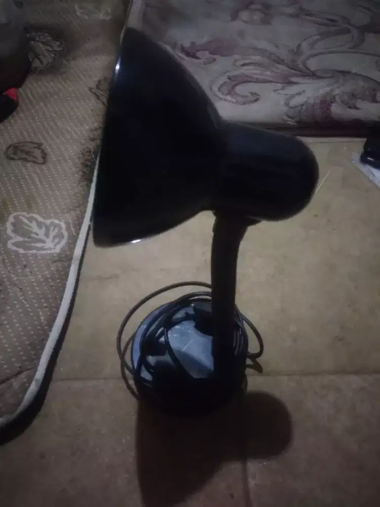 Lampu meja belajar & kantor