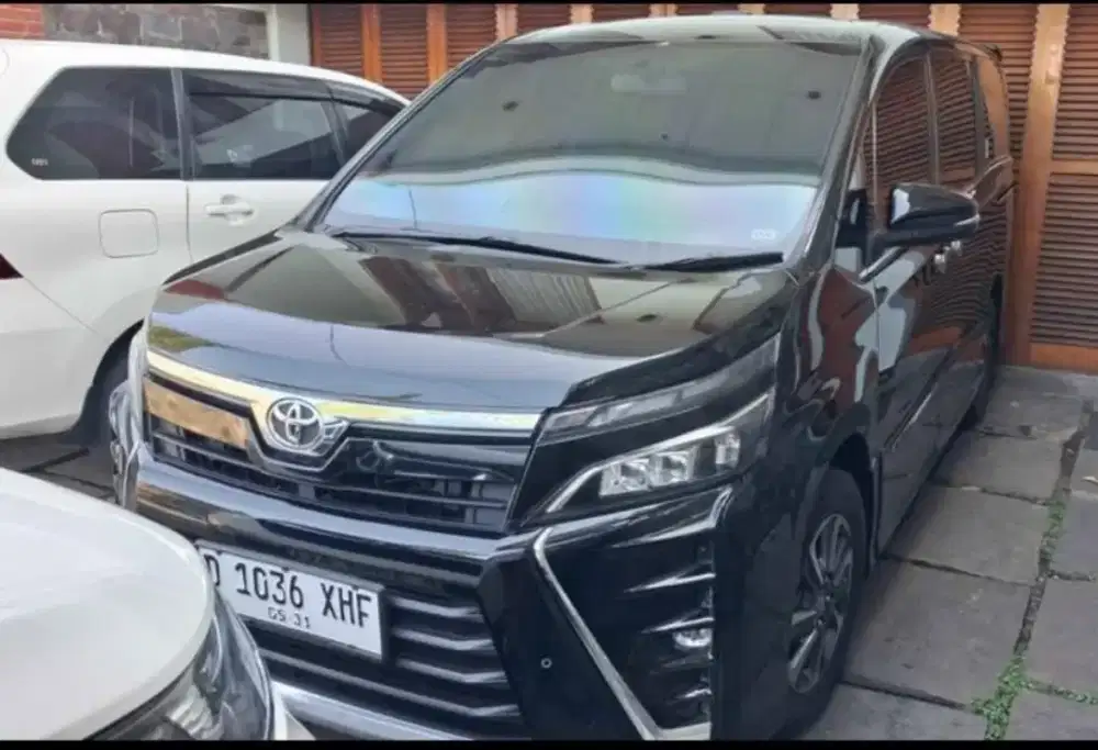 Toyota Voxy 2019
