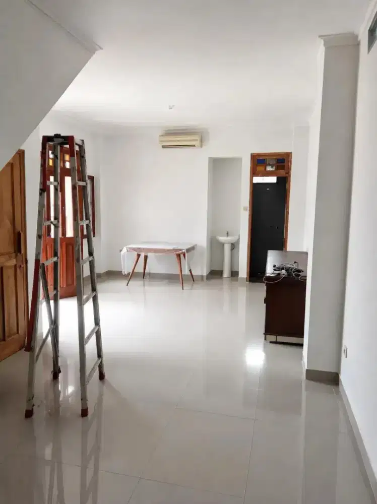 DISEWAKAN KANTOR /HUNIAN DISEKAT SESUAI KEBUTUHAN