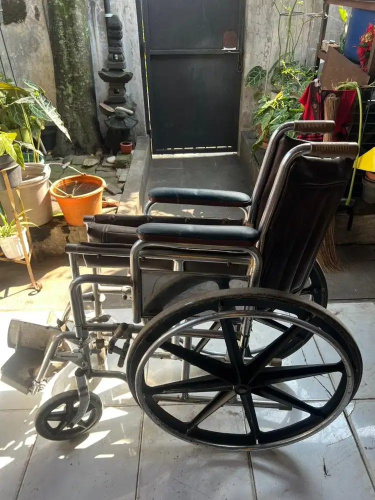 Kursi Roda Manual