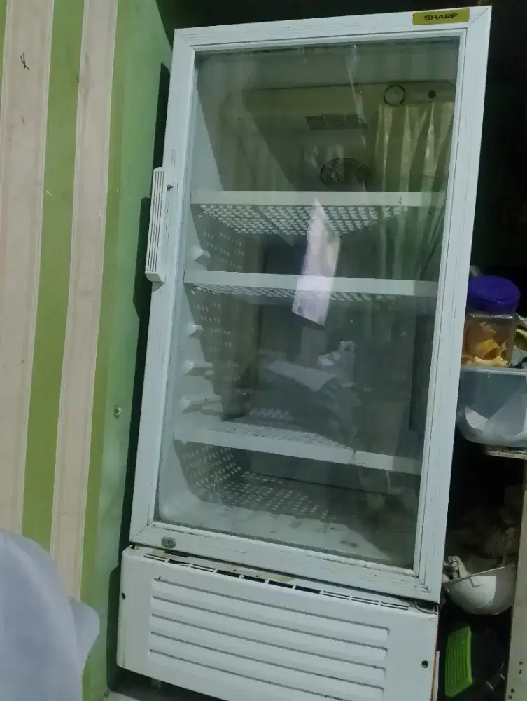 Showcase sharp 1 pintu