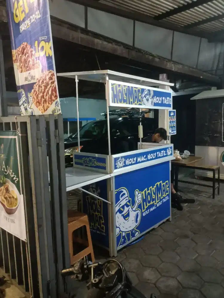 Jaga stand di geger kalong