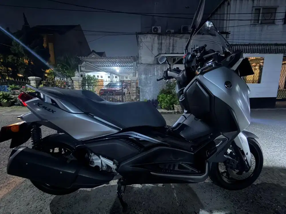 Jual yamaha xmax connected 2025 silver mulus murah cepat