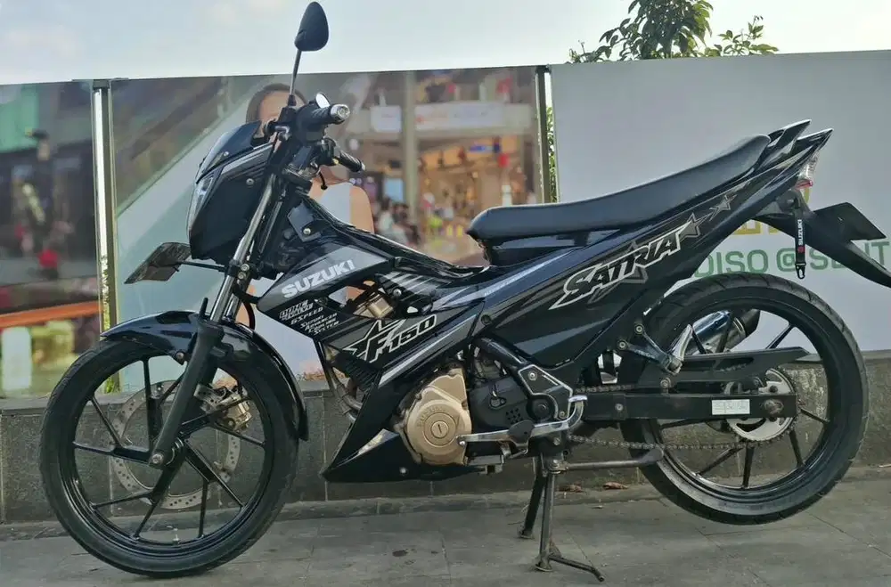 Satria fu150 scd2 tahun 2015 facelift hitam ori