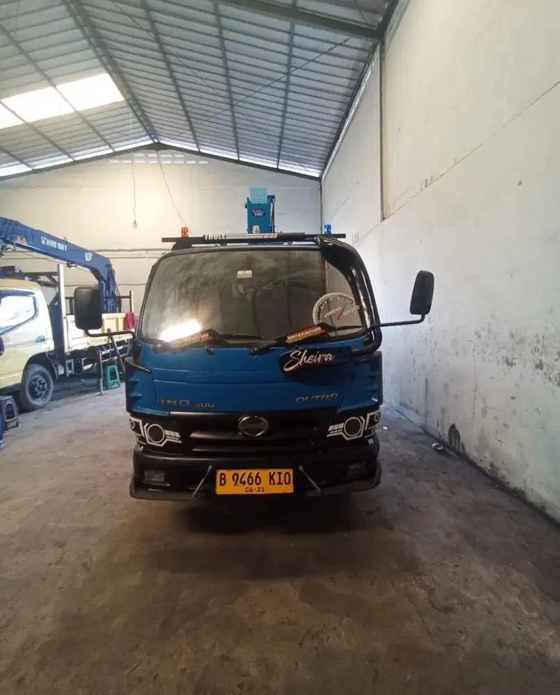 Truck crane dutro 2018 crane tadano 3 ton 4 section
