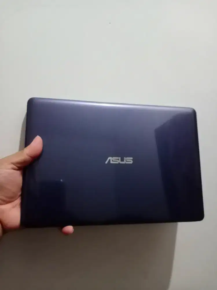 Netbook Asus E203MAH