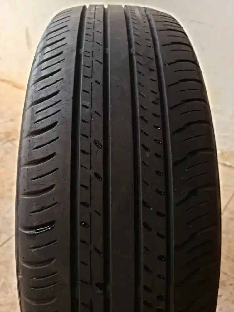 Ban 215/65 R16 Dunlop Enasave Nik 2021