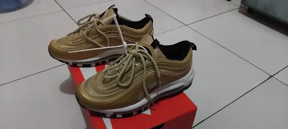 NIKE AIR MAX 97 METALLIC GOLD