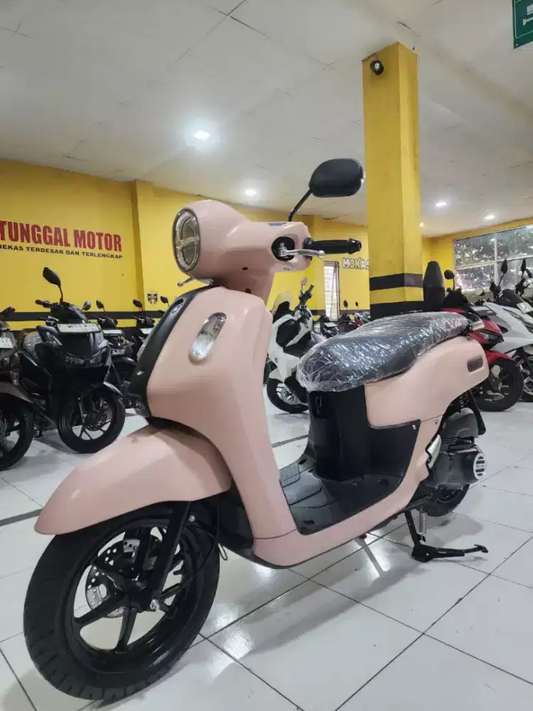 YAMAHA FAZZIO HYBRID 2025
